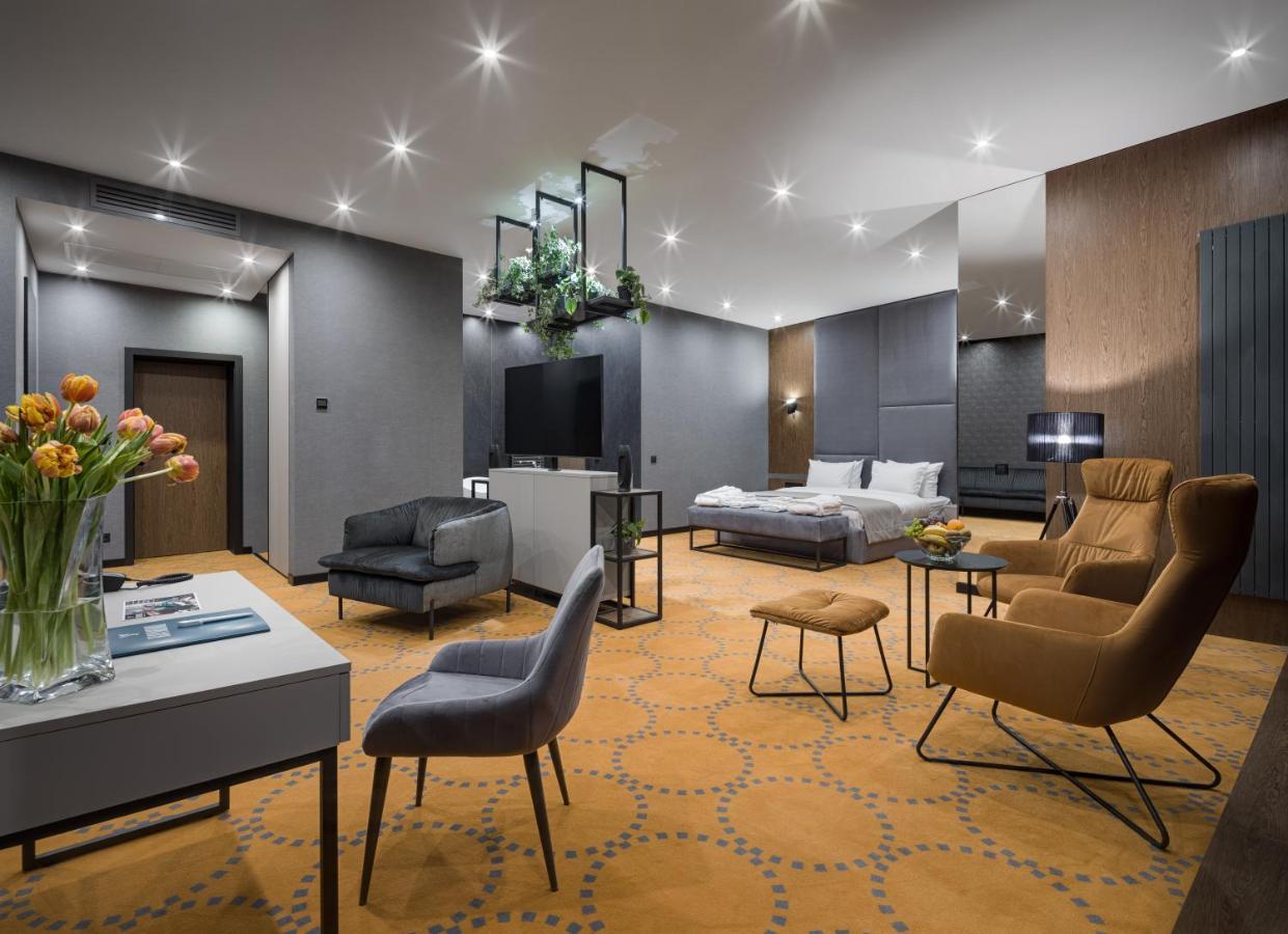 Hotel Raymond トラスコヴェッツ エクステリア 写真